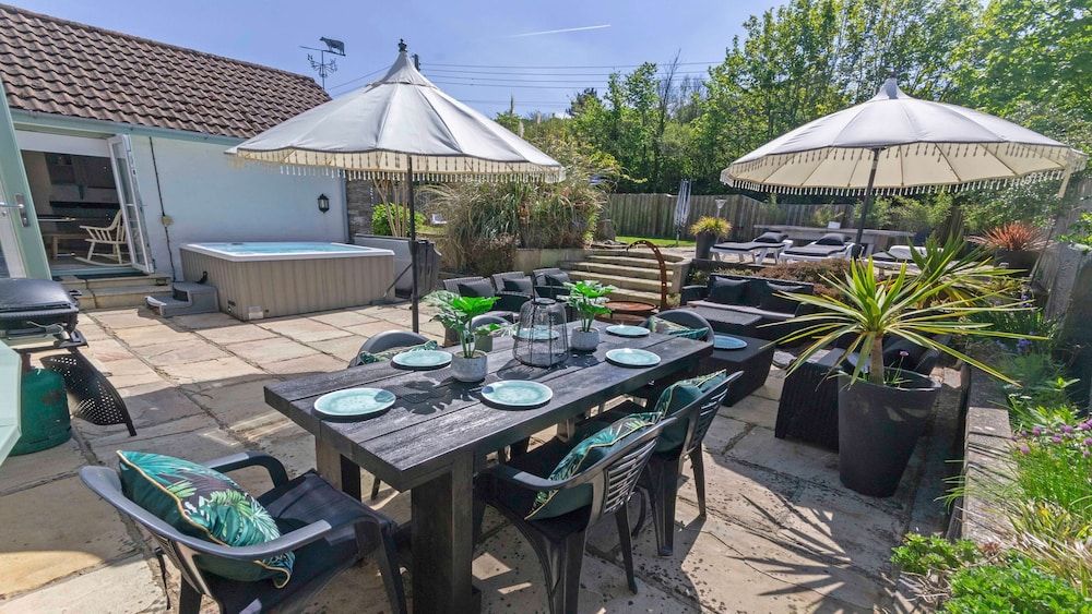 Shippenrill Croyde 6 Bedrooms, Sleeps 14, Hot Tub 3