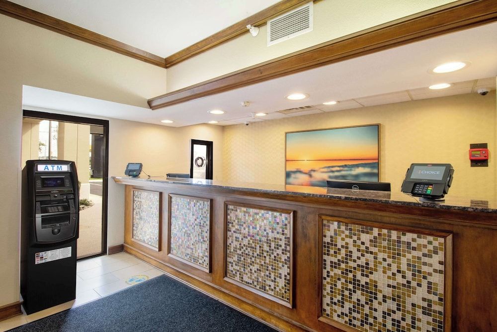 Econo Lodge Inn & Suites Foley - North Gulf Shores 2