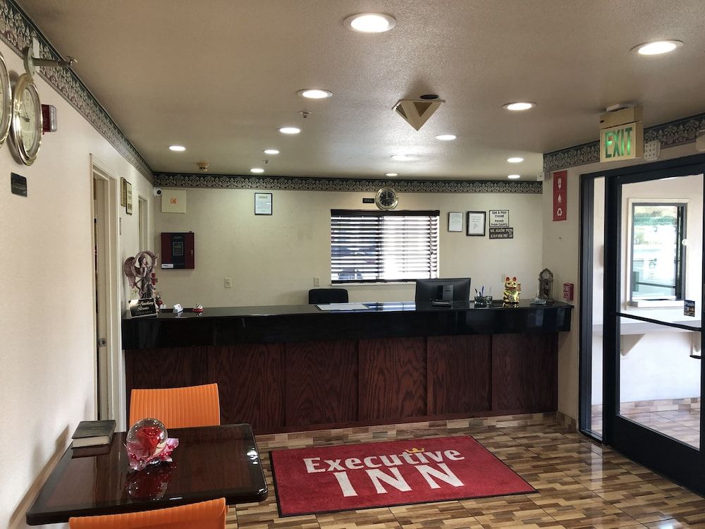 Executive Inn 3