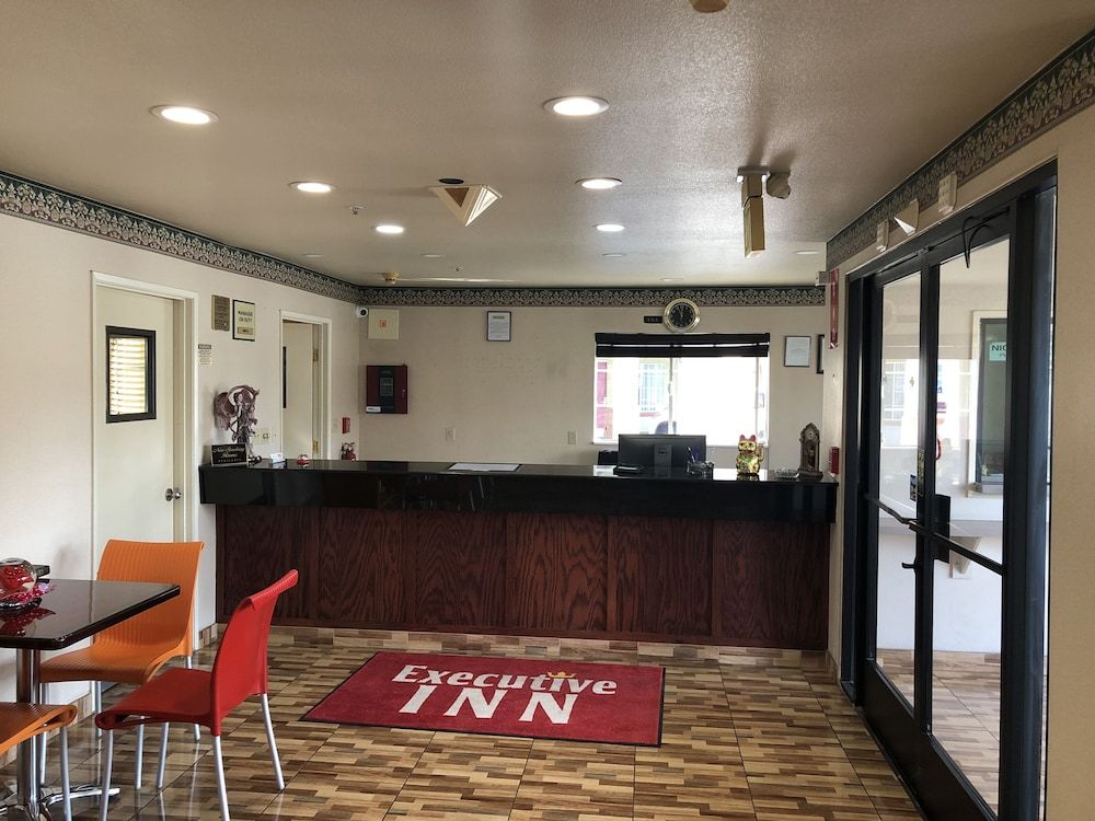 Executive Inn 2