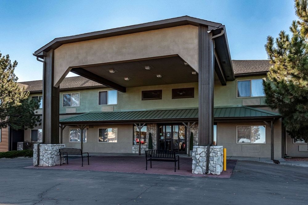 Quality Inn & Suites Pueblo West 2 estrellas en Pueblo