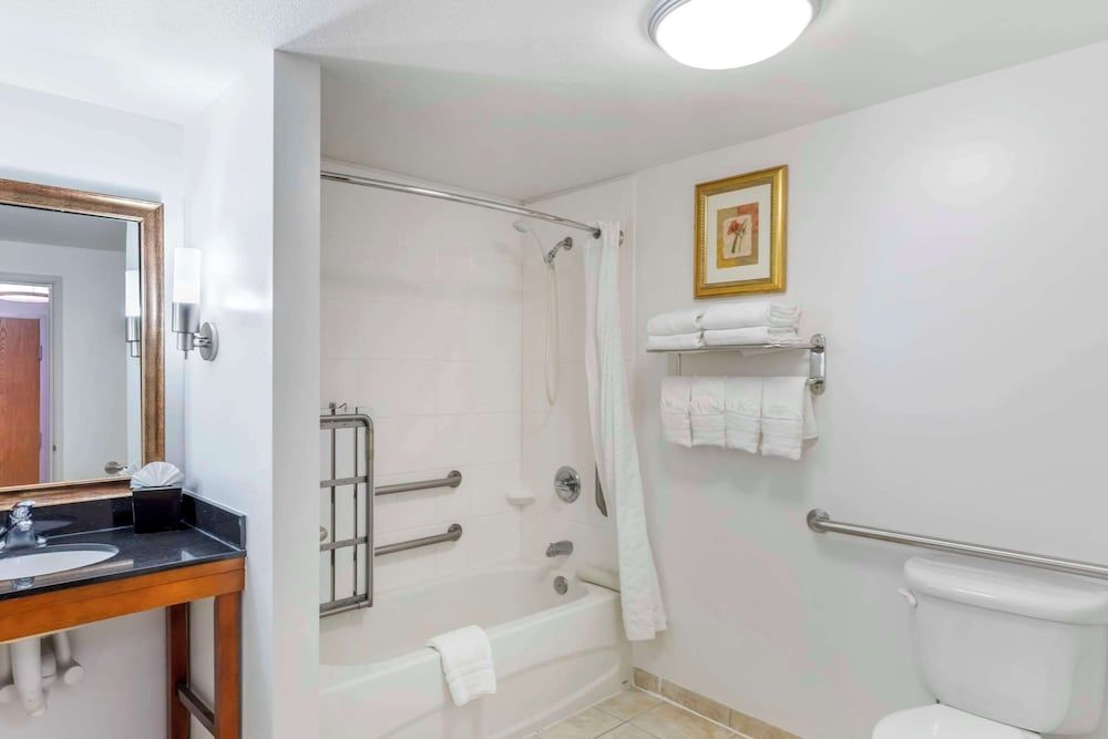 Comfort Suites Longmont 3