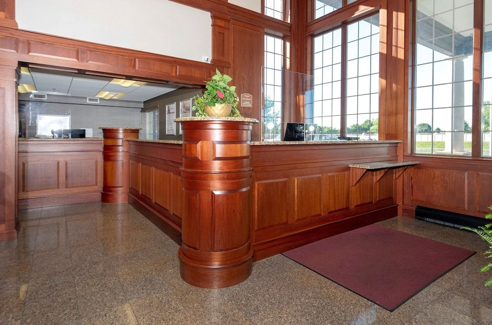 Red Roof Inn & Suites Wilmington - New Castle 2