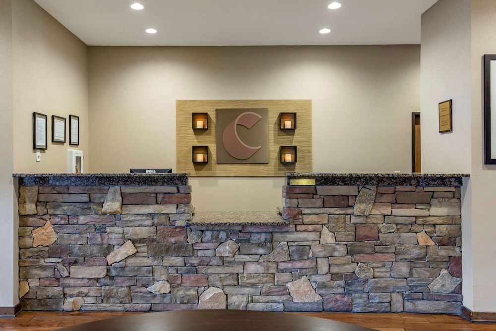 Comfort Inn & Suites Blue Ridge 3