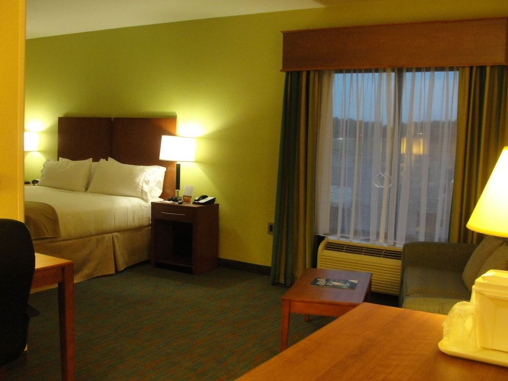 Holiday Inn Express Hotel & Suites Atlanta East - Lithonia by IHG 2