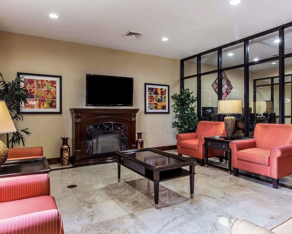 Comfort Suites Waycross 3