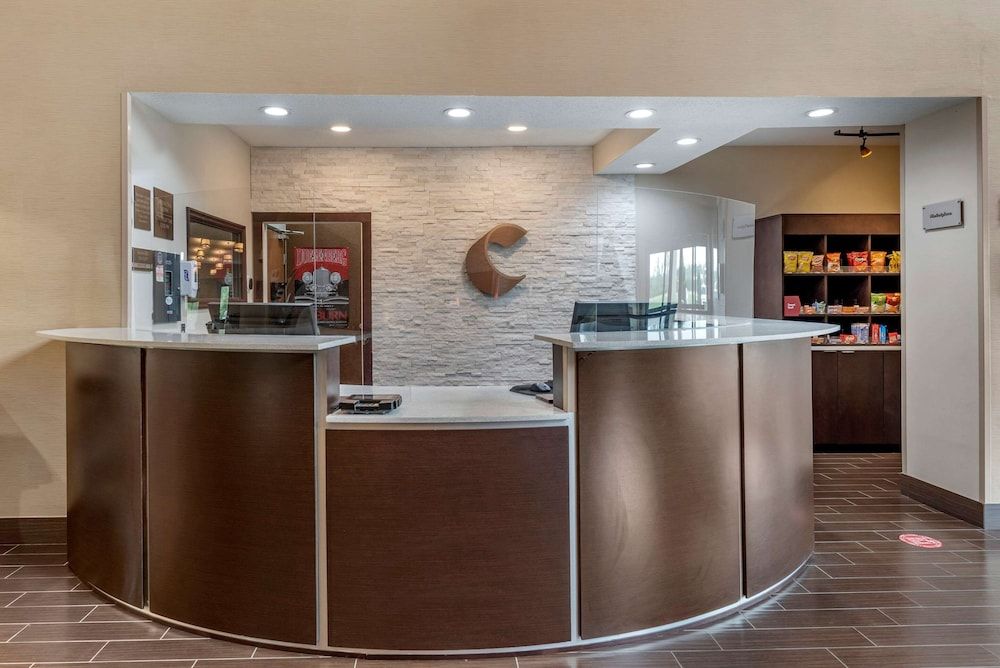 Comfort Suites Auburn near I-69 3