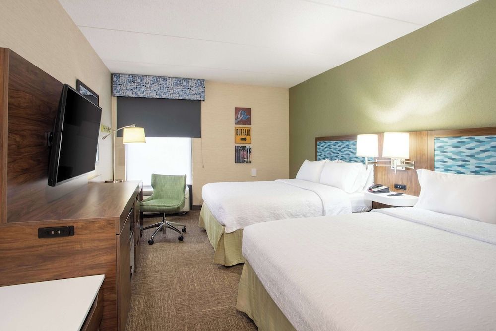Hampton Inn Buffalo South/I-90 2