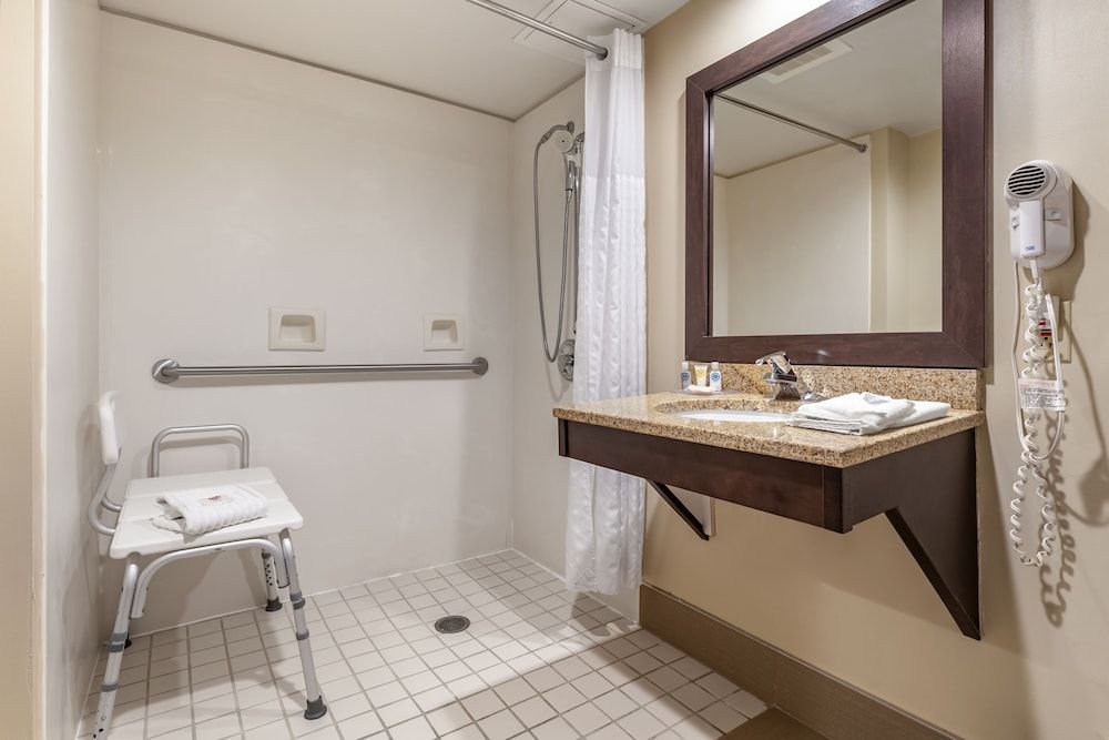 Holiday Inn Express and Suites Morehead by IHG 2