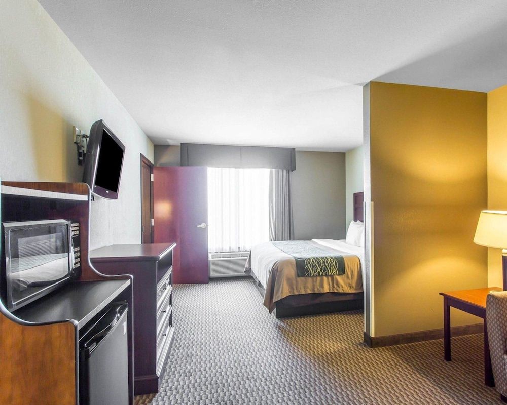 Comfort Inn & Suites Madisonville 3