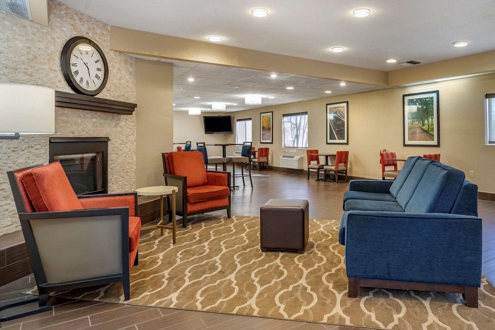 Comfort Inn & Suites Paw Paw 3