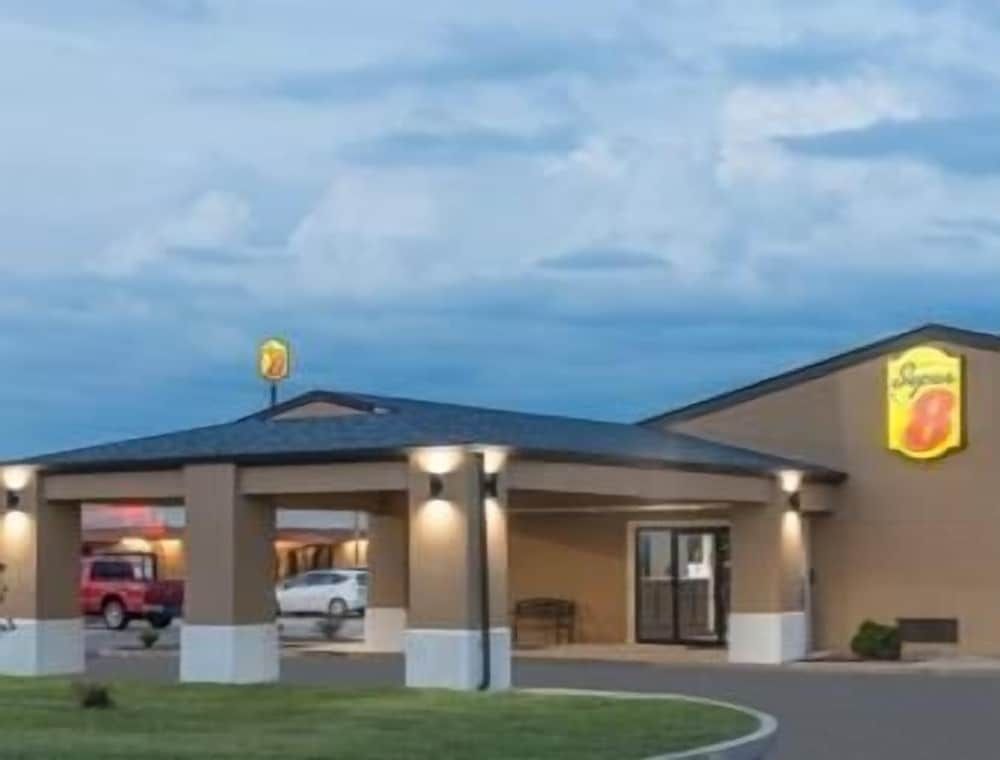 Super 8 by Wyndham Charleston/Sikeston East MO 2 estrellas en Charleston
