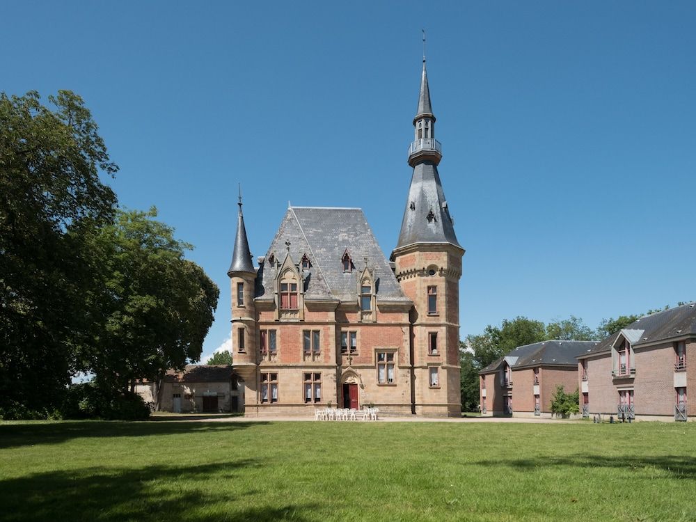 Chateau de Petit Bois -1 estrellas en Cosne-dʼAllier