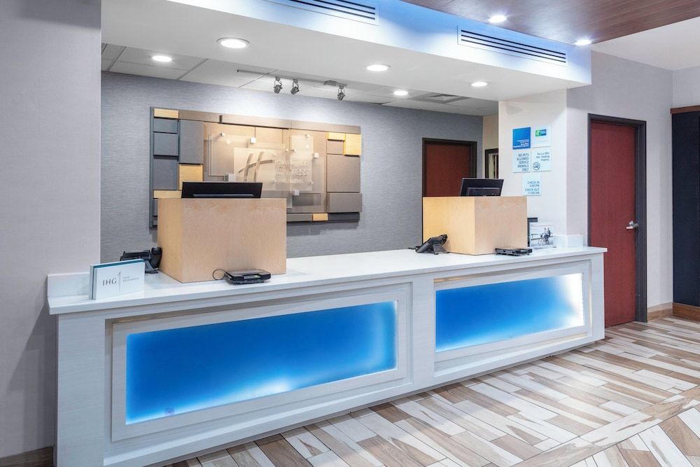 Holiday Inn Express & Suites Roanoke Rapids SE by IHG 3