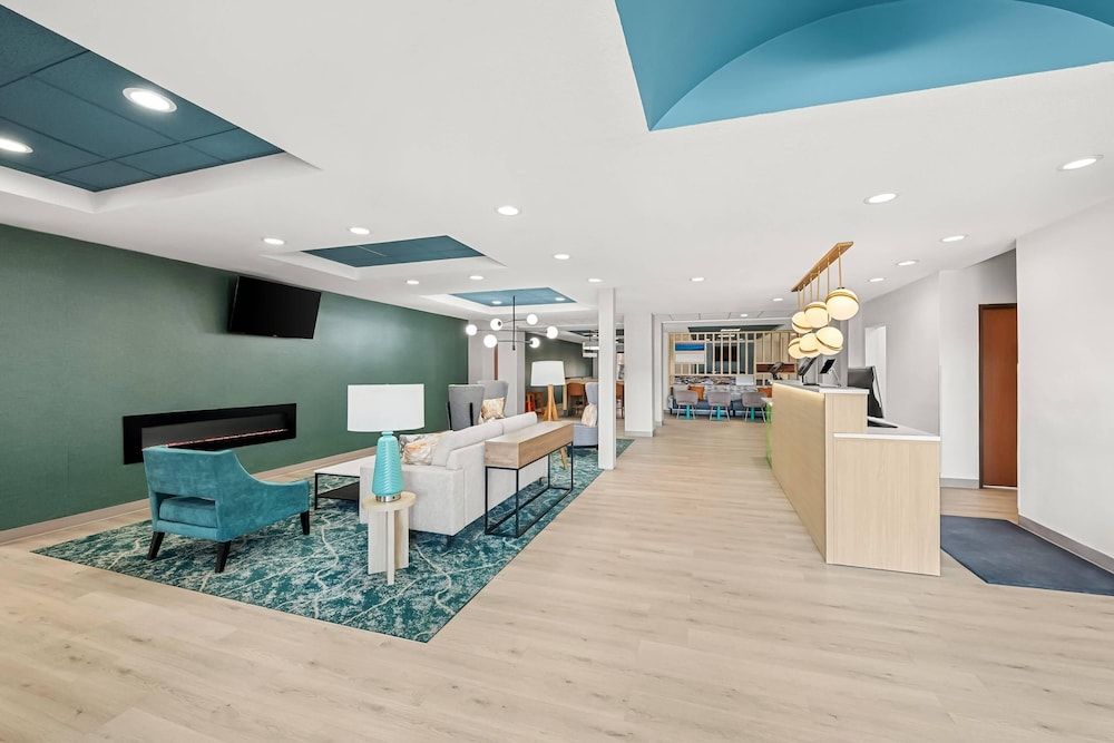 Comfort Suites Sanford 3