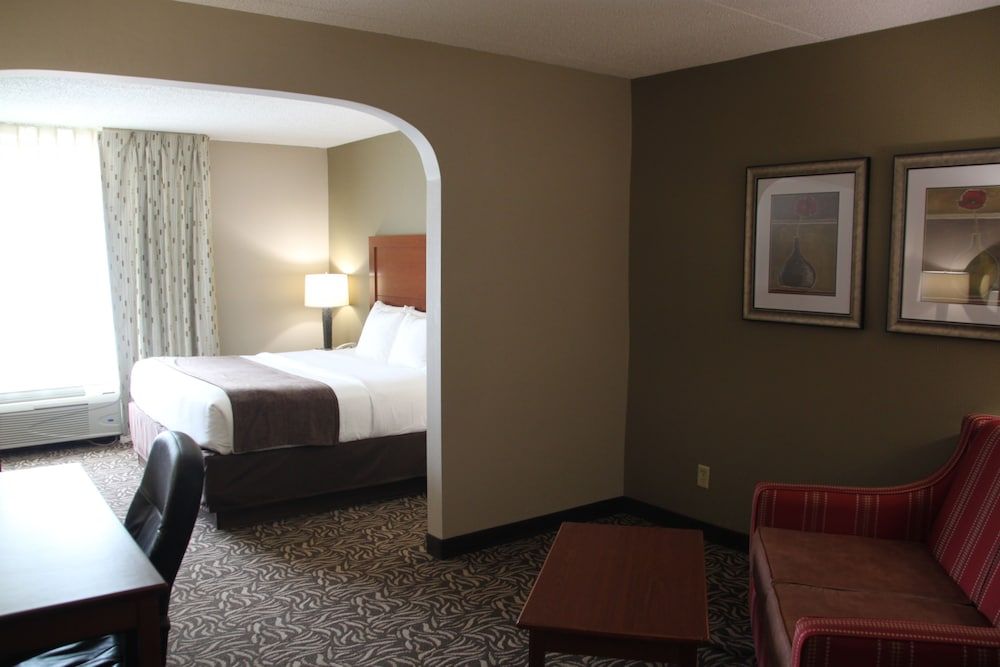 Clarion Inn & Suites Cortland - University Area 3