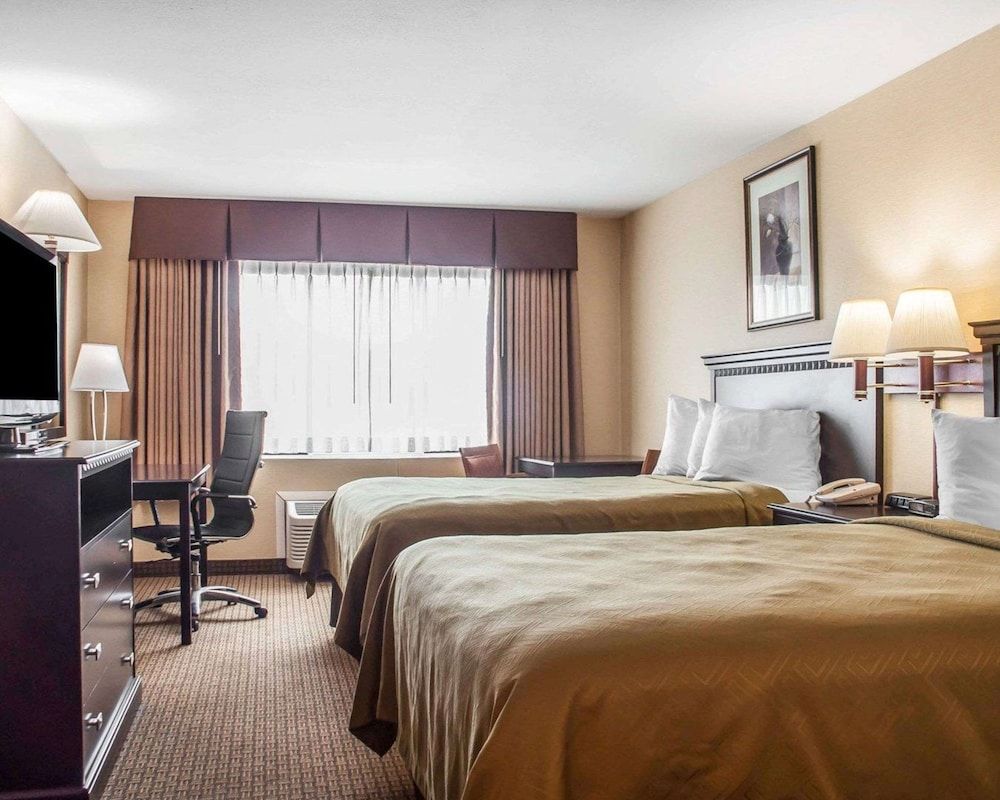 Econo Lodge Elmira-Corning 3