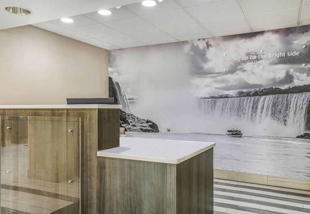 La Quinta Inn & Suites by Wyndham Batavia 2