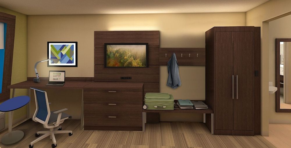 Holiday Inn Express Canton by IHG 3