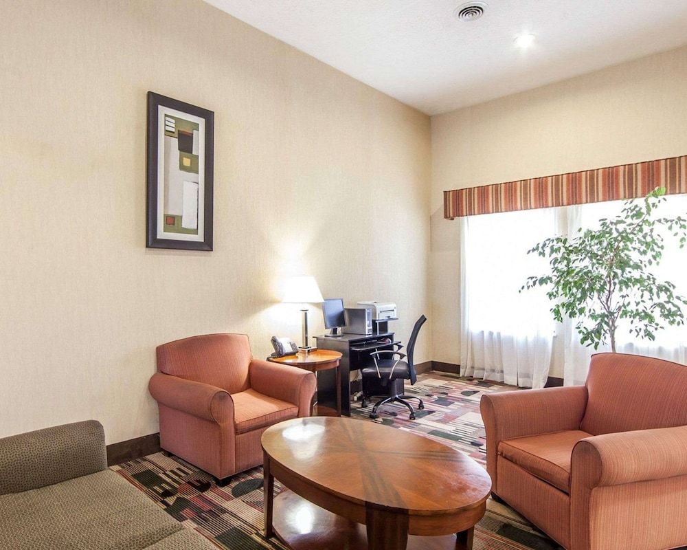 Quality Inn & Suites Portsmouth 3