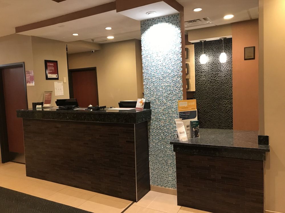 Comfort Suites Monaca 3