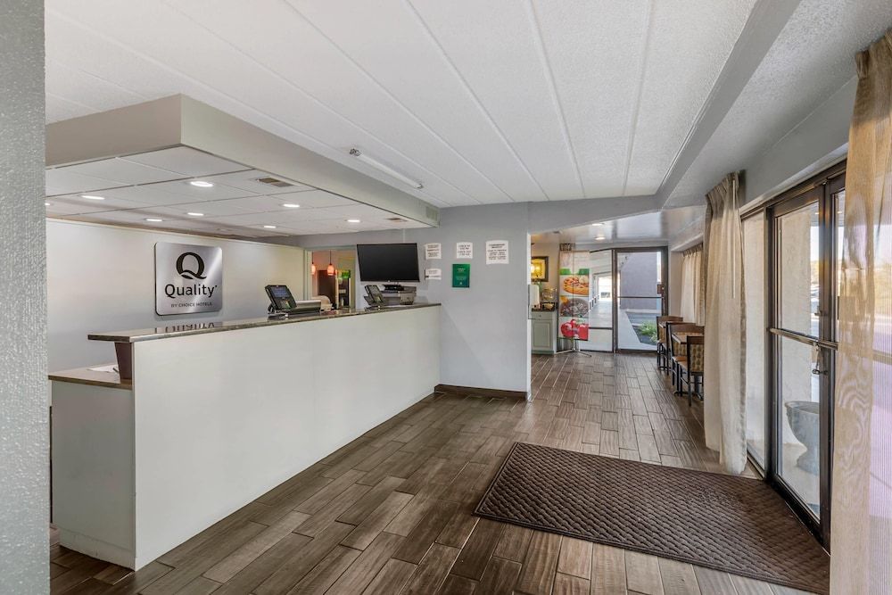 Quality Inn & Suites Easley - Greenville 3