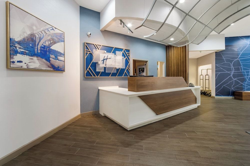 Holiday Inn Express & Suites Lexington by IHG 3