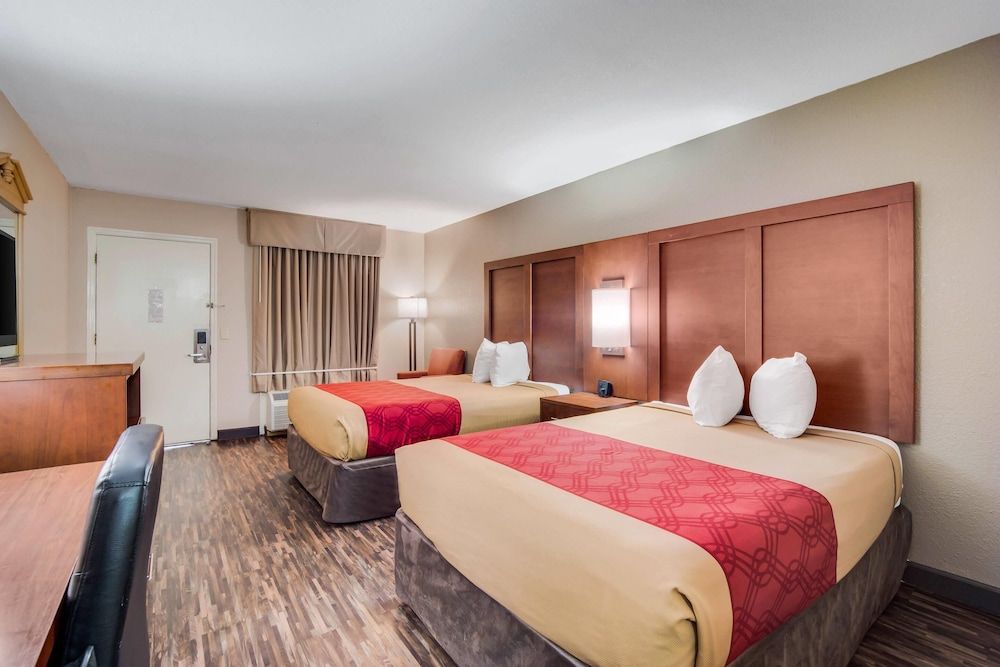 Econo Lodge Walterboro I-95 3