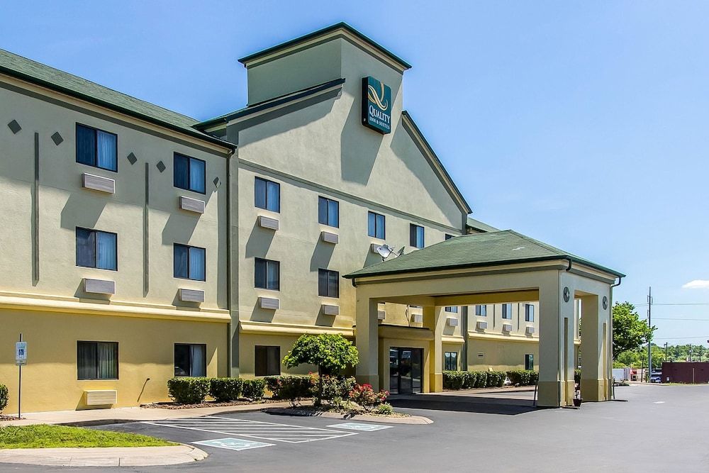 Quality Inn & Suites 2 estrelas em La Vergne