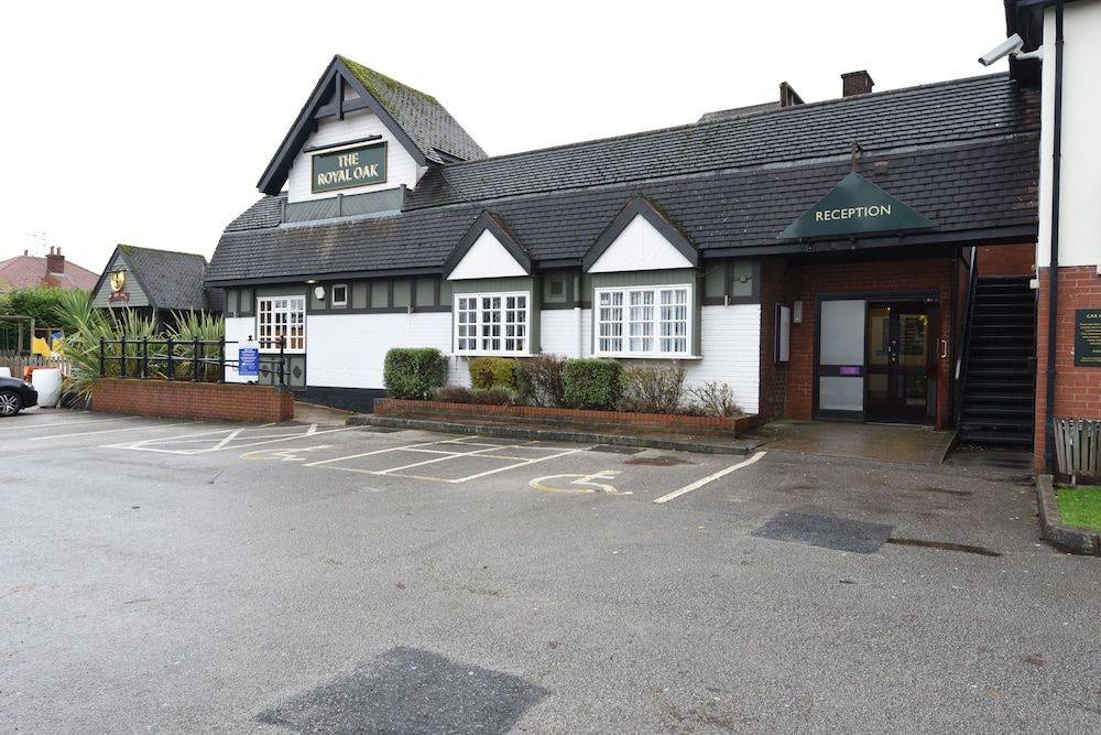 Royal Oak By Greene King Inns -1 estrellas en Bromborough