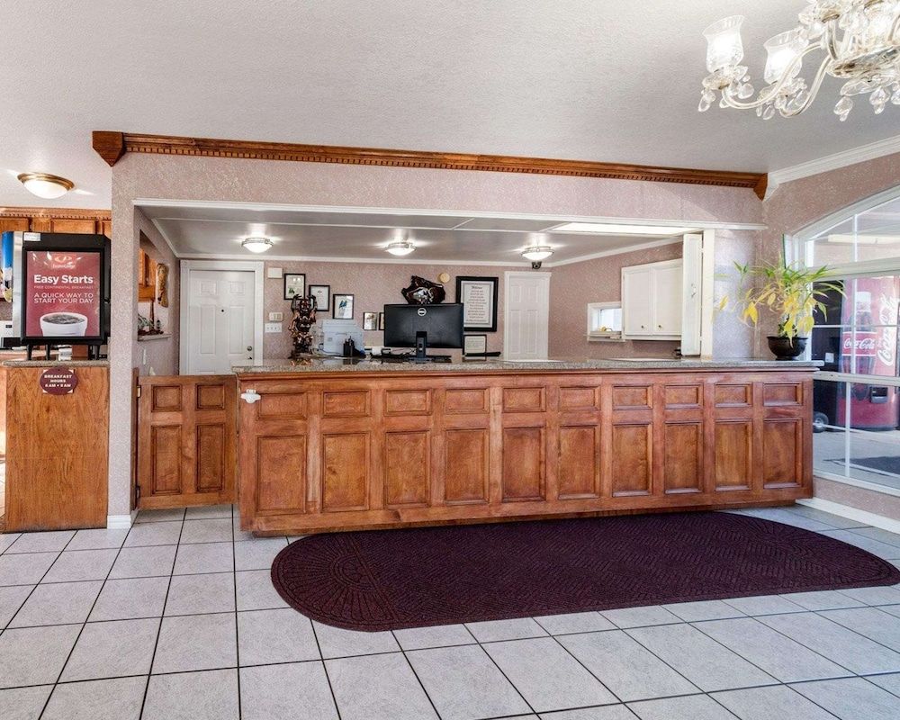 Econo Lodge Jasper 3
