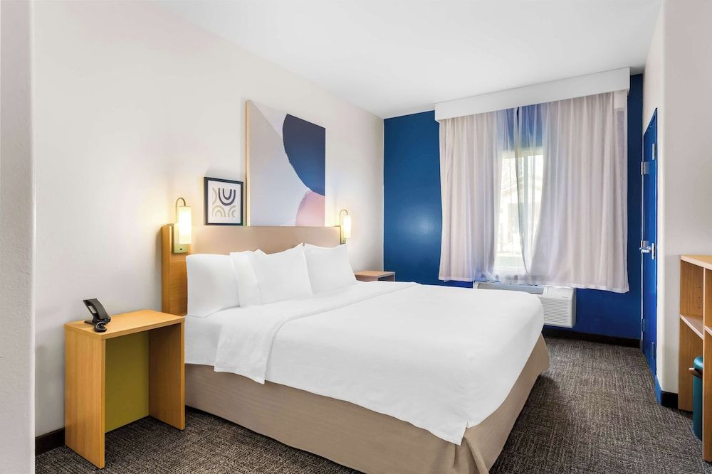 Spark by Hilton Pearland 3