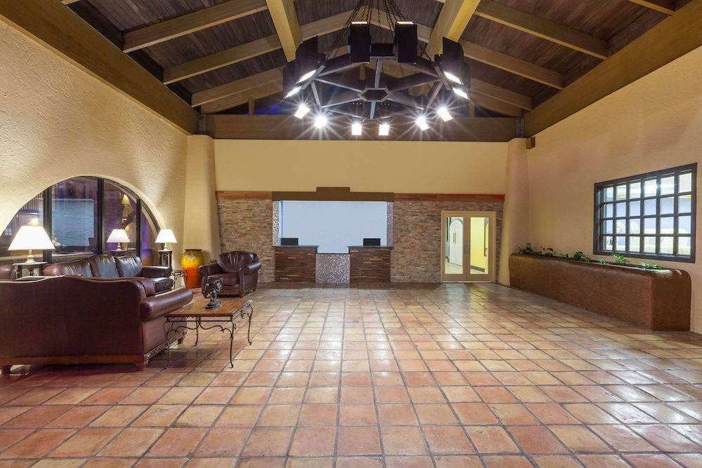 Days Inn by Wyndham Uvalde 2