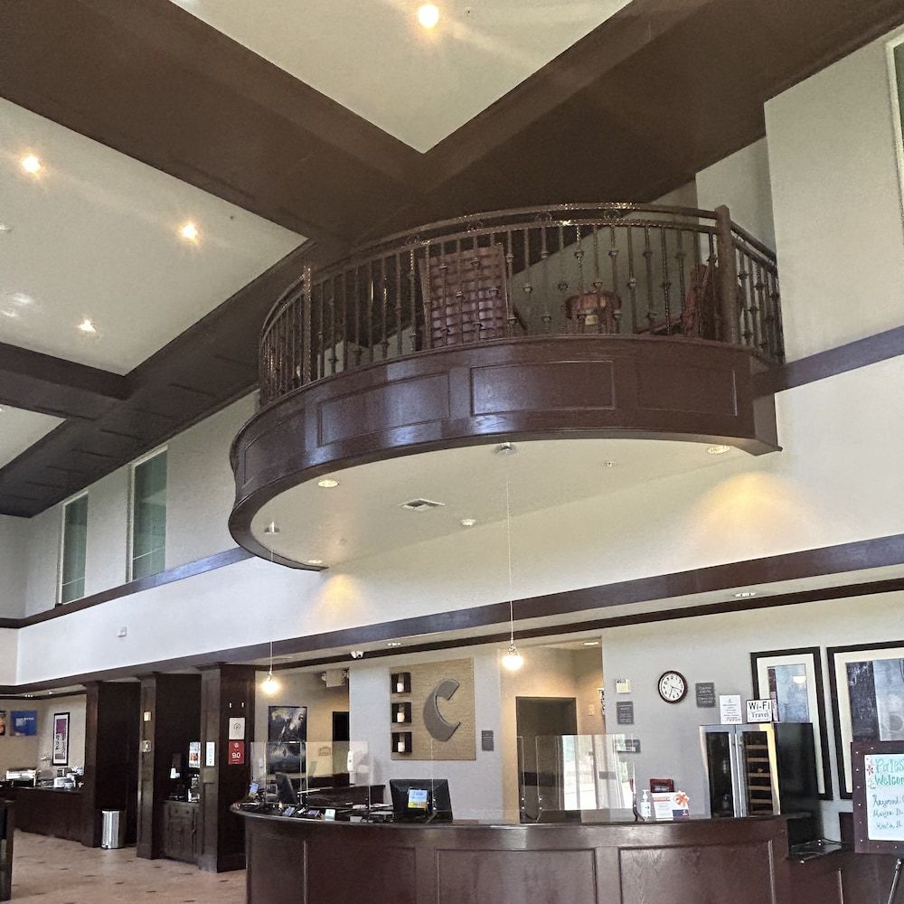 Comfort Suites Palestine 3
