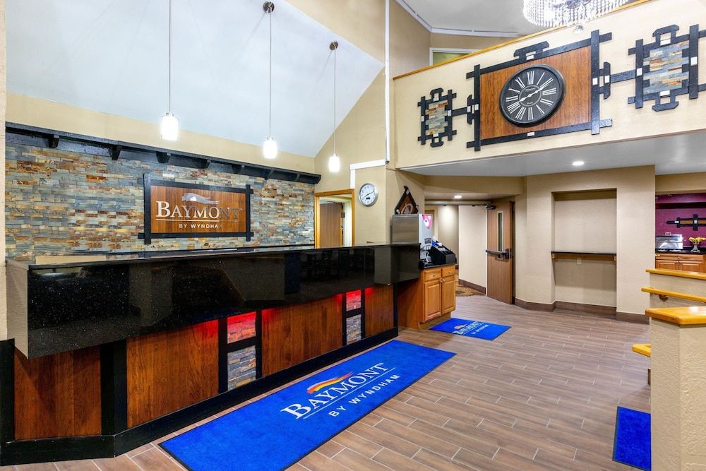 Baymont Inn & Suites by Wyndham Mukwonago 2 estrellas en Mukwonago