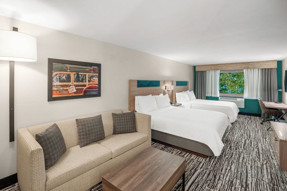 Holiday Inn Express & Suites Hayward by IHG 3