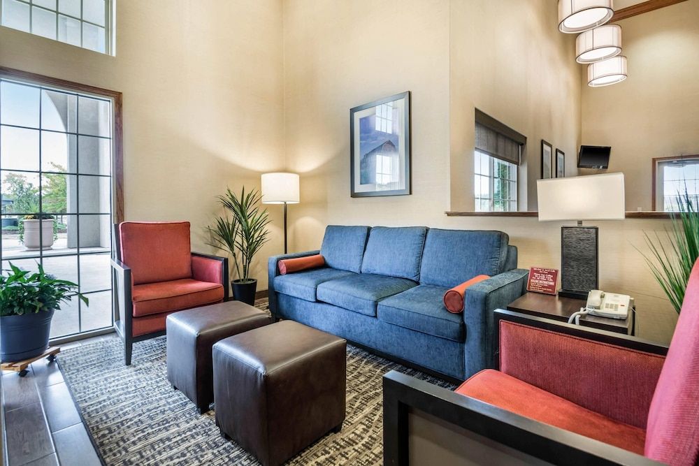Comfort Suites at Par 4 Resort 3