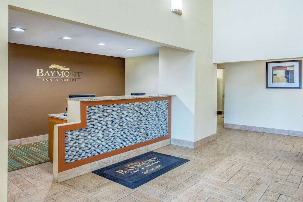 Baymont by Wyndham Beloit 3