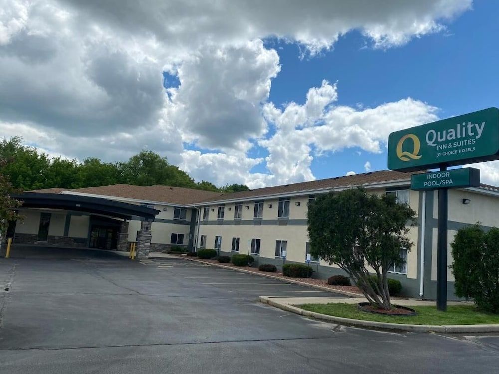 Quality Inn & Suites West Bend 2 estrellas en West Bend