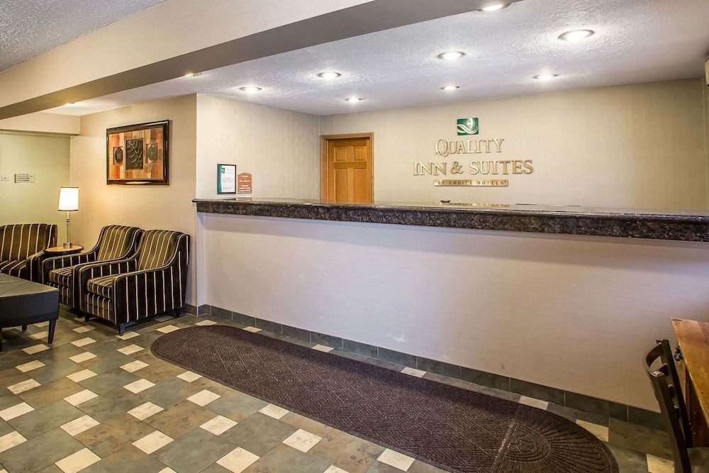 Quality Inn & Suites Marinette 2