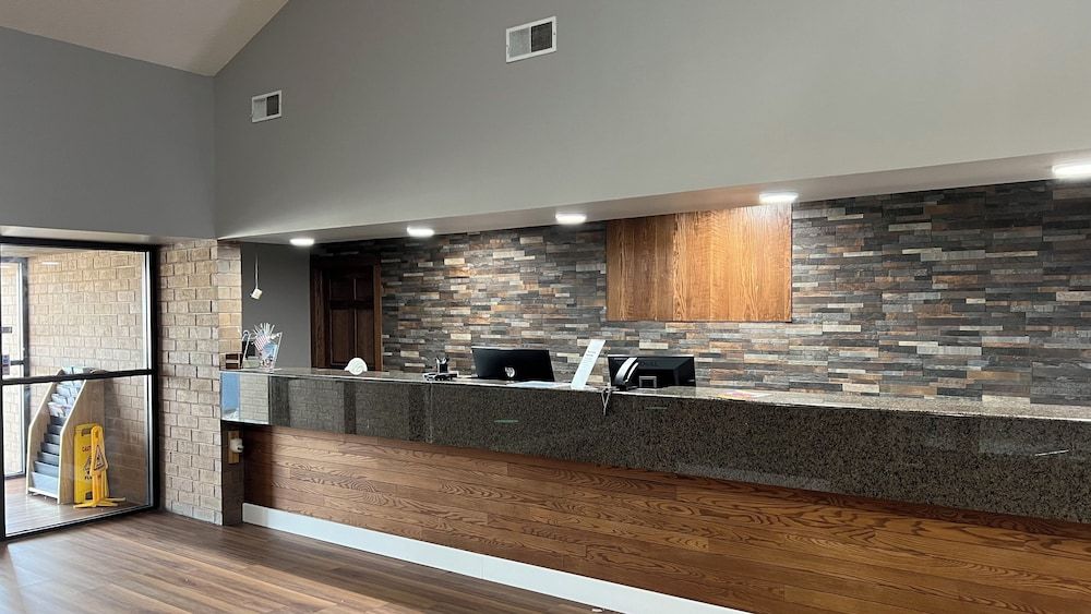 AmericInn by Wyndham Marshfield 3