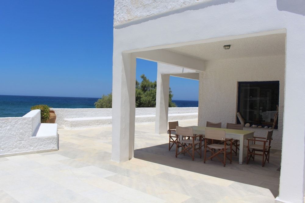Beach Villa Akrotiri -1 estrellas en Engares