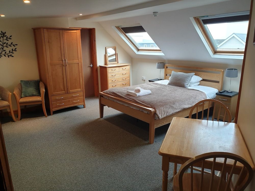 Malin House 3