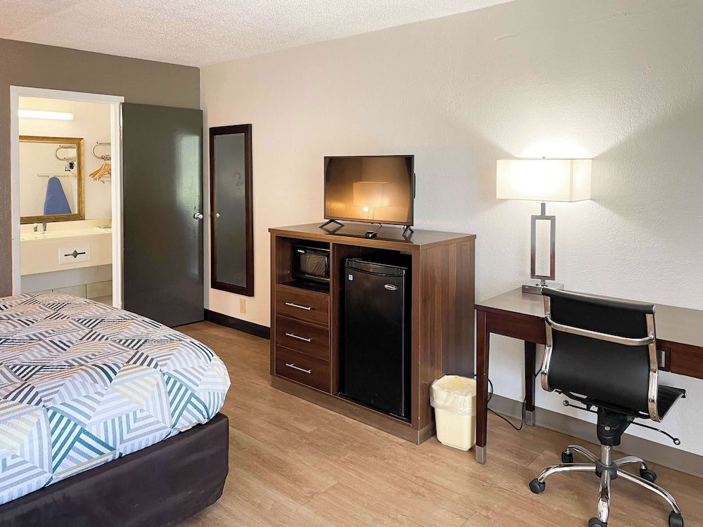 Motel 6 Opelika, AL 3