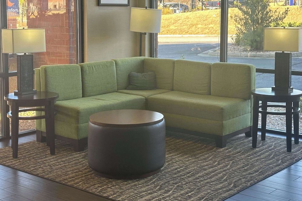 Comfort Suites Macon Northwest 3