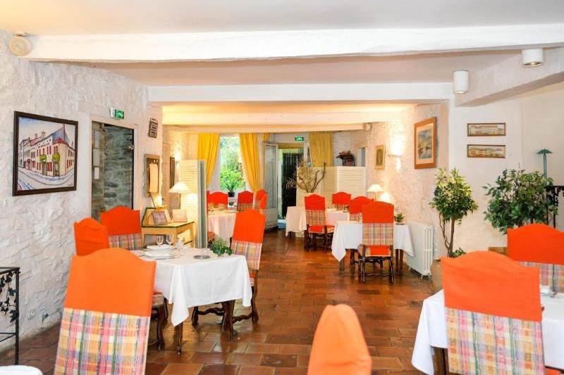 Logis Hotel Restaurant du Midi 2