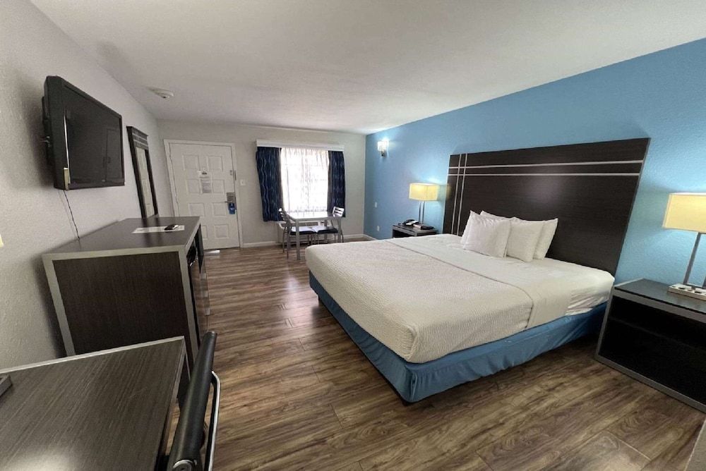 Days Inn by Wyndham Orange 2 estrellas en Orange