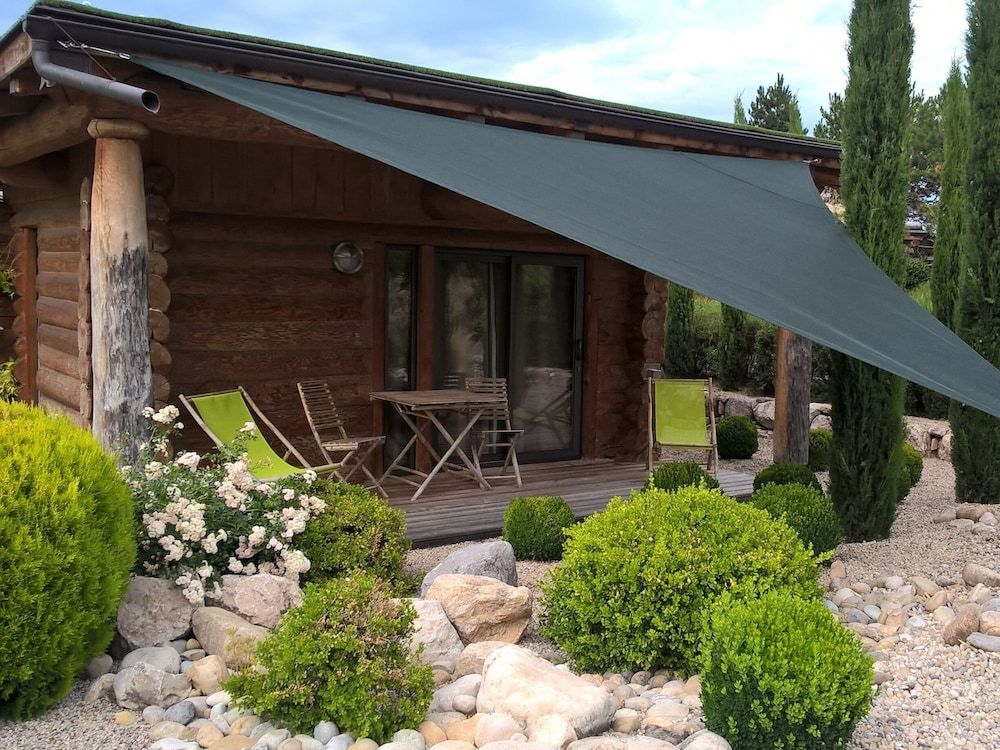 Les Chalets de Maramour -1 étoiles à Chazey-sur-Ain