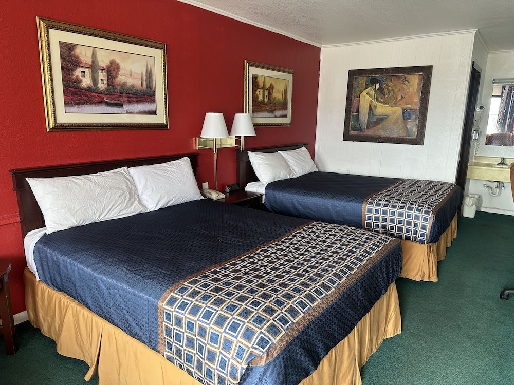 Gateway Inn 3