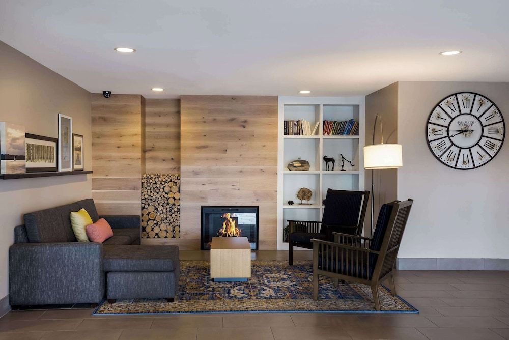 Country Inn & Suites by Radisson, Marion, IL 3